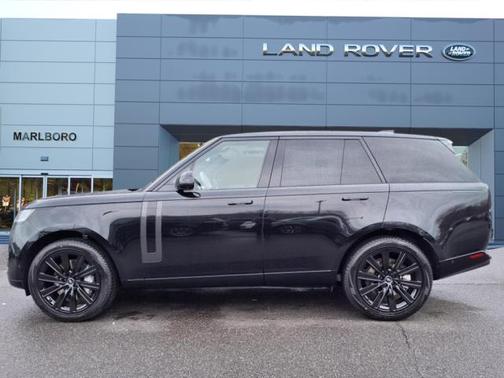 2025 Land Rover Range Rover P530 SE