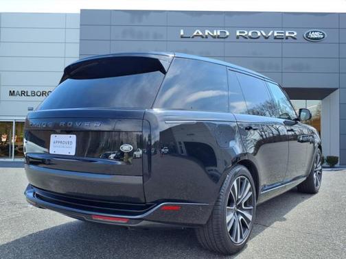2023 Land Rover Range Rover SE LWB