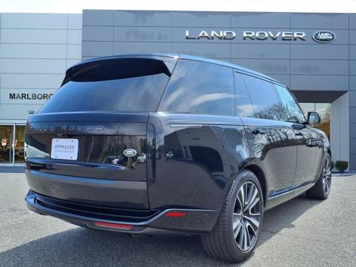 2023 Land Rover Range Rover SE LWB