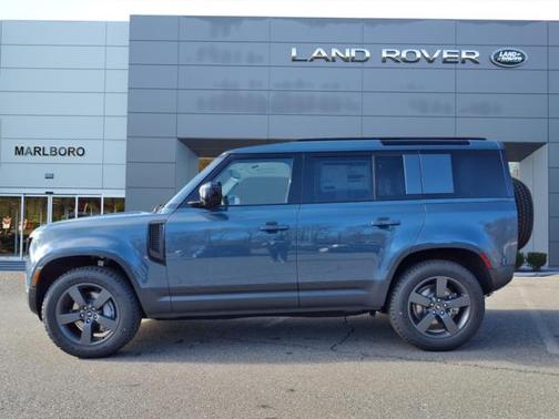 2025 Land Rover Defender 110 P400 S