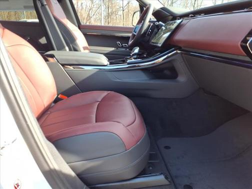 2025 Land Rover Range Rover Sport SE