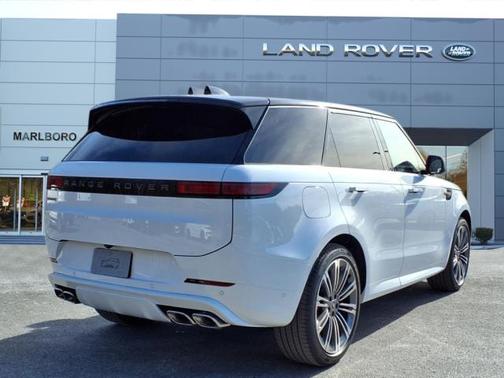 2025 Land Rover Range Rover Sport SE