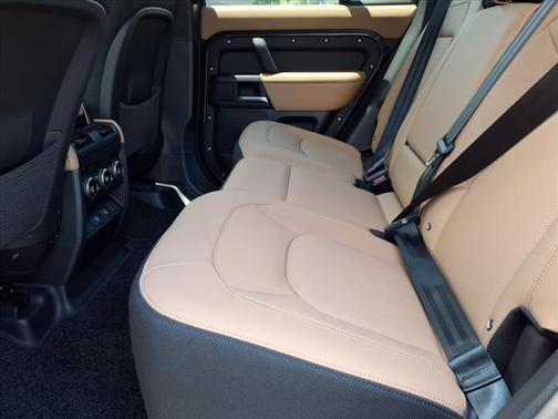 2025 Land Rover Defender 110 V8