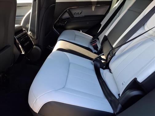 2025 Land Rover Range Rover Sport SE