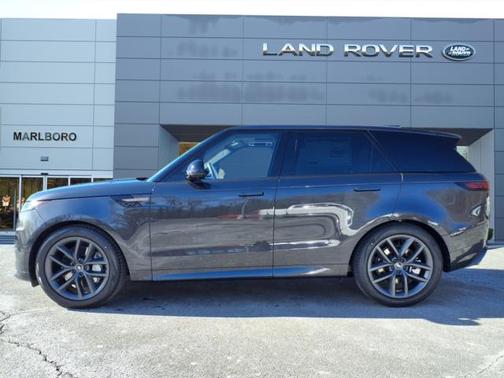 2025 Land Rover Range Rover Sport SE