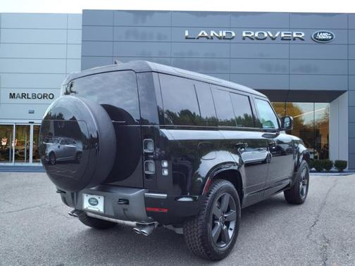 2025 Land Rover Defender 110 V8