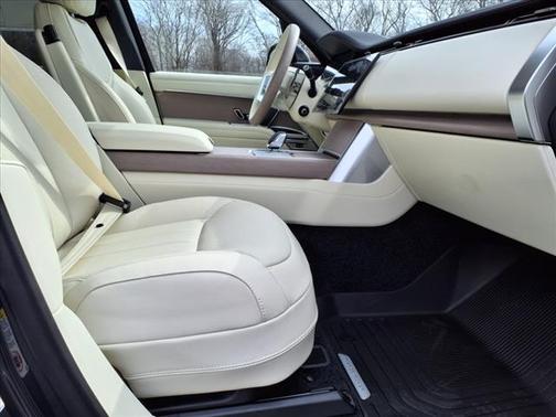 2025 Land Rover Range Rover P530 SE