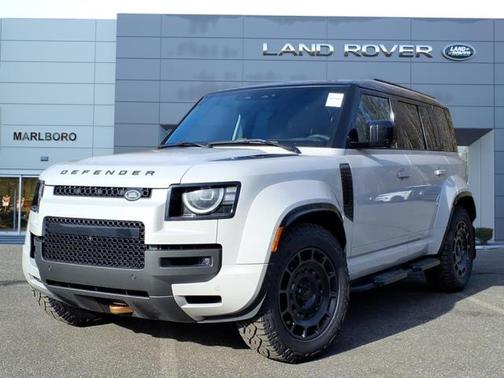 2026 Land Rover Defender 110 V8
