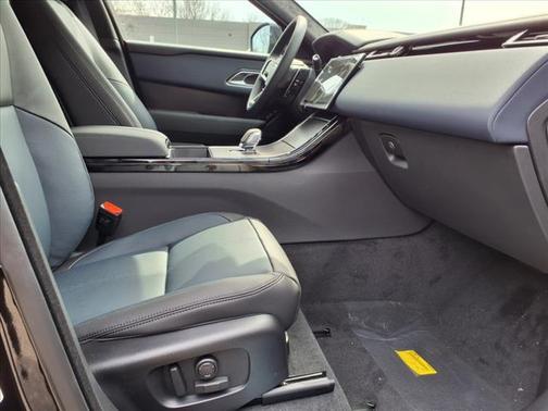 2026 Land Rover Range Rover Velar P250 SE R-Dynamic