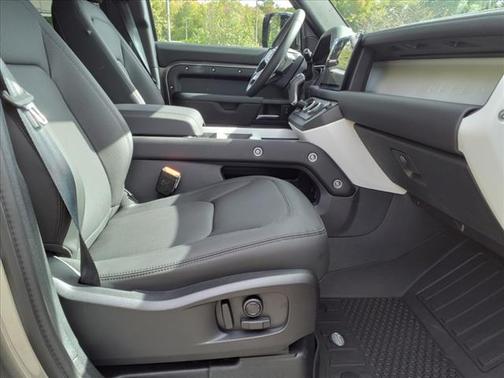 2025 Land Rover Defender 110 S