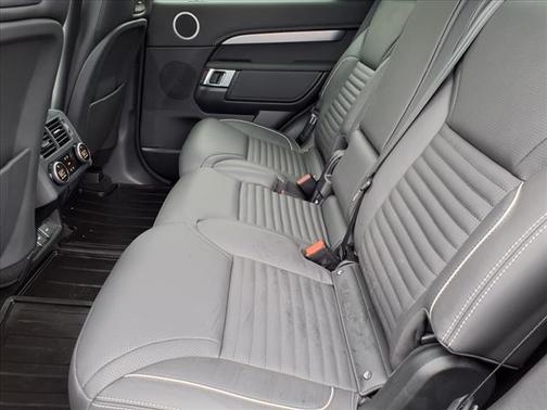 2024 Land Rover Discovery Dynamic SE