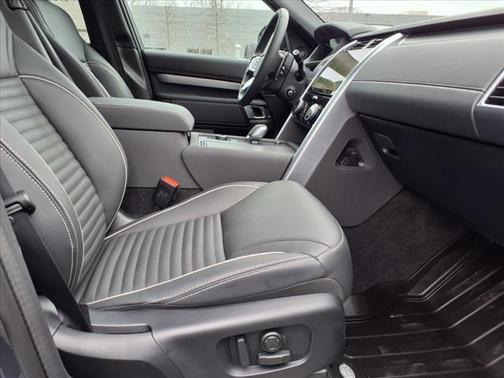 2024 Land Rover Discovery Dynamic SE