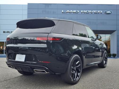 2025 Land Rover Range Rover Sport SE