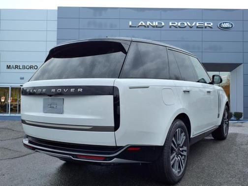 2025 Land Rover Range Rover P530 SE