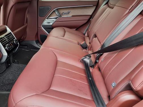 2025 Land Rover Range Rover P530 SE