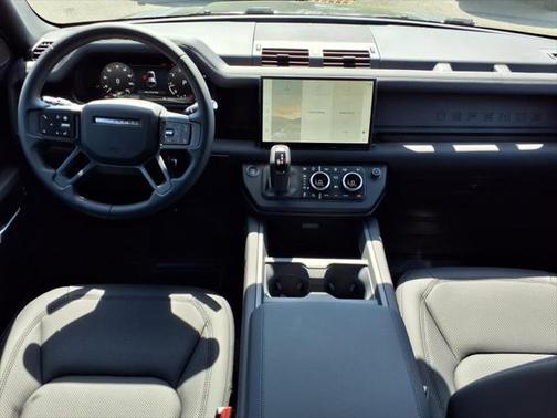 2025 Land Rover Defender 110 S