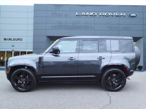 2025 Land Rover Defender 110 V8