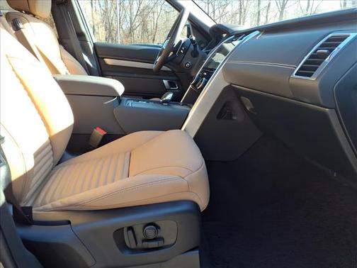 2026 Land Rover Discovery Tempest Edition