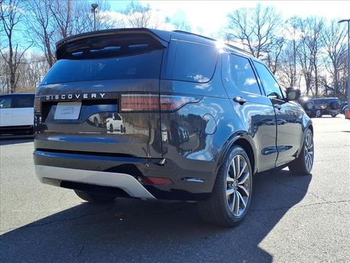 2026 Land Rover Discovery Tempest Edition