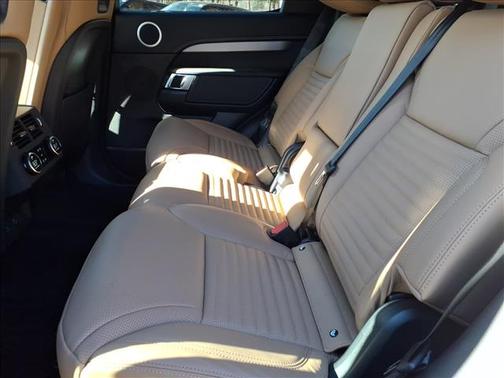 2026 Land Rover Discovery Tempest Edition