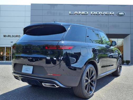 2025 Land Rover Range Rover Sport SE