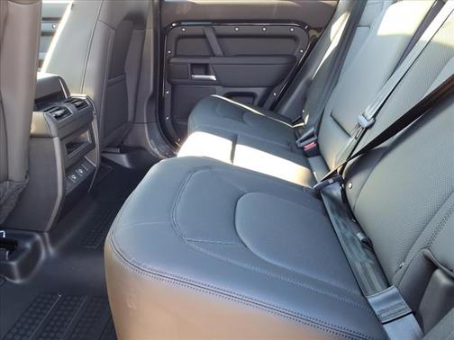 2025 Land Rover Defender 110 P400 S