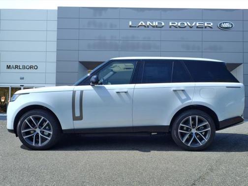 2025 Land Rover Range Rover SE