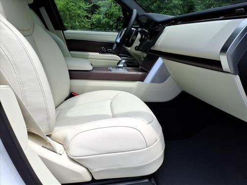 White 2026 Land Rover Range Rover P400 SE