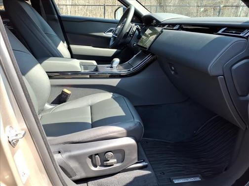 Batumi Gold Premium Metallic 2026 Land Rover Range Rover Velar P250 SE R-Dynamic