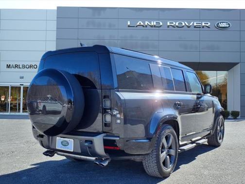 2025 Land Rover Defender V8