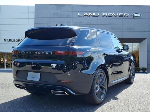 2025 Land Rover Range Rover Sport SE
