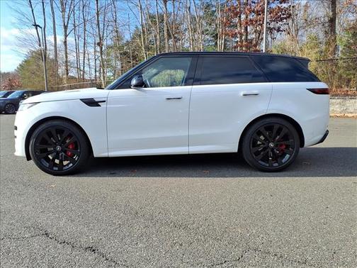 2025 Land Rover Range Rover Sport SE