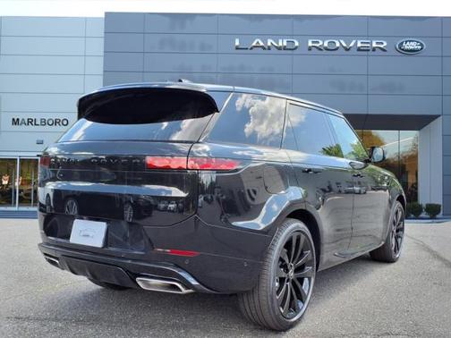 2025 Land Rover Range Rover Sport SE