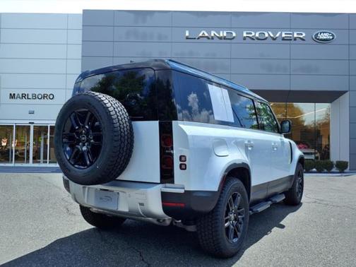 2025 Land Rover Defender 110 S