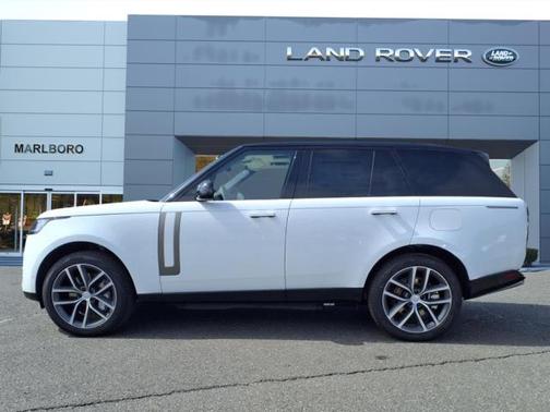 2025 Land Rover Range Rover P550e SE