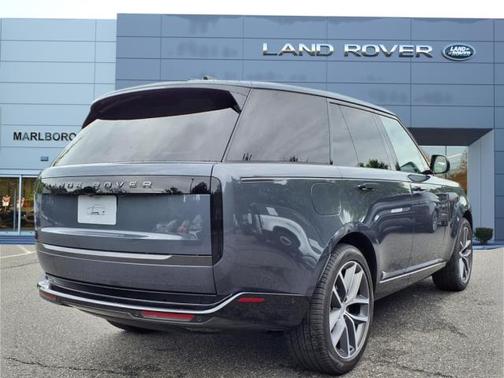 2025 Land Rover Range Rover P400 SE