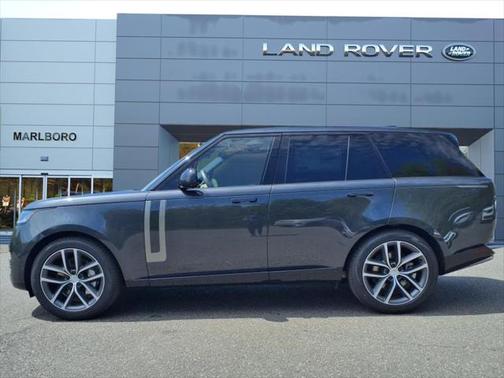2025 Land Rover Range Rover SE