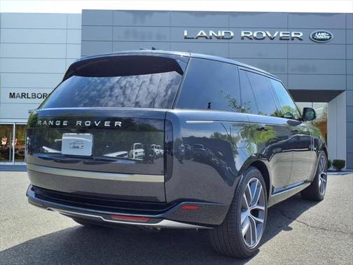 2025 Land Rover Range Rover SE
