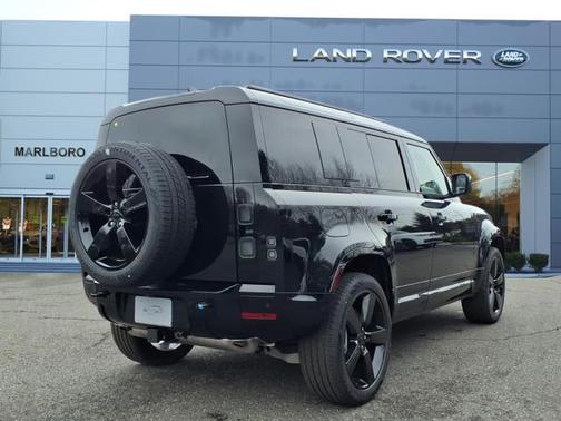 2026 Land Rover Defender P400 X-Dynamic SE