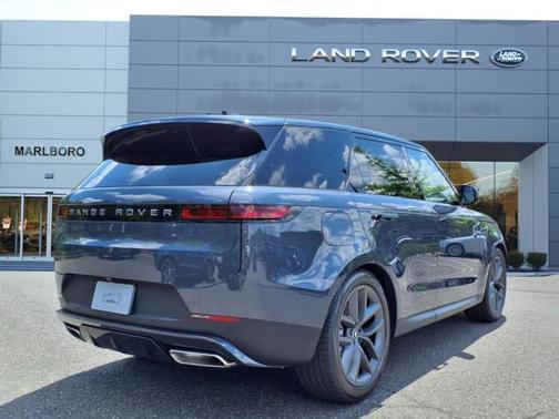 2025 Land Rover Range Rover Sport SE