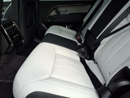 2025 Land Rover Range Rover Sport SE