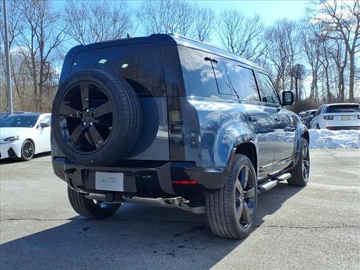 2026 Land Rover Defender P400 X-Dynamic SE