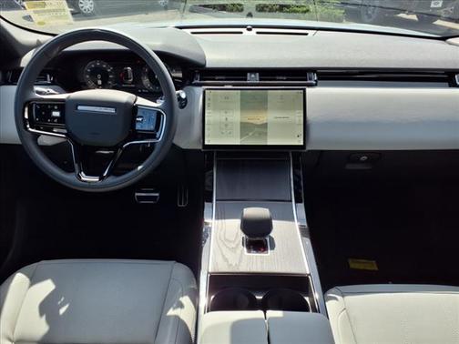 2026 Land Rover Range Rover Velar P250 SE R-Dynamic