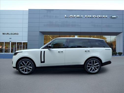 White 2026 Land Rover Range Rover P400 SE 7 Seat