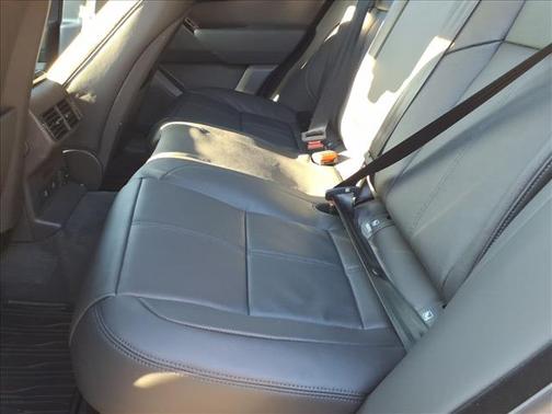 2026 Land Rover Range Rover Velar P250 SE R-Dynamic