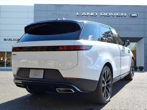 2025 Land Rover Range Rover Sport SE