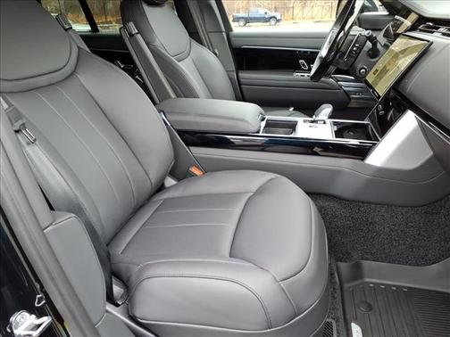 2026 Land Rover Range Rover P530 SE