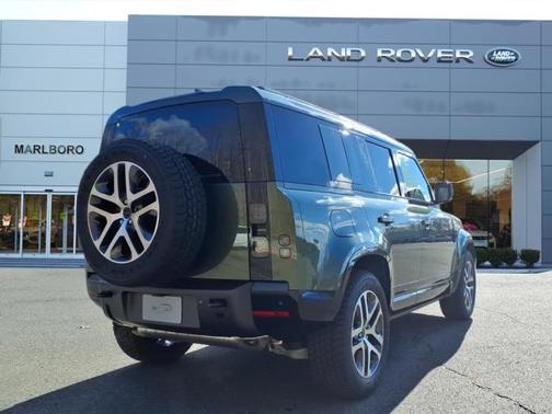 2026 Land Rover Defender X-Dynamic SE