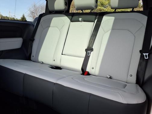 2025 Land Rover Defender 90 S