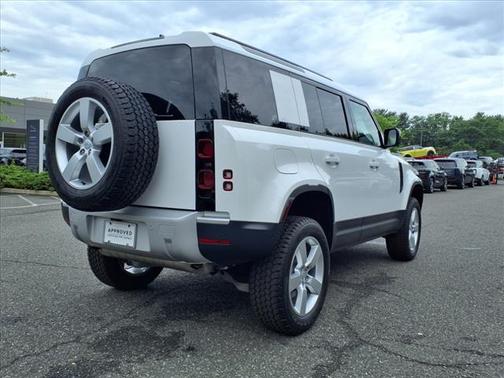 2025 Land Rover Defender 110 S